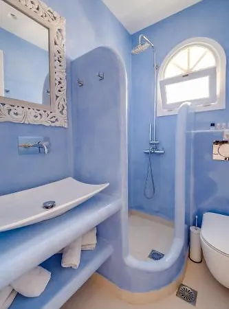 Summer Dream 3* Kamari (Santorini)