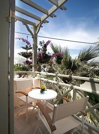 Summer Dream 3* Kamari (Santorini)