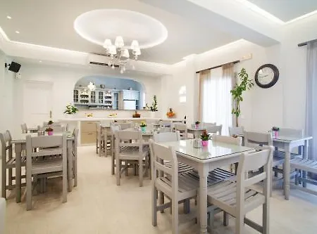 Summer Dream 3* Kamari (Santorini)